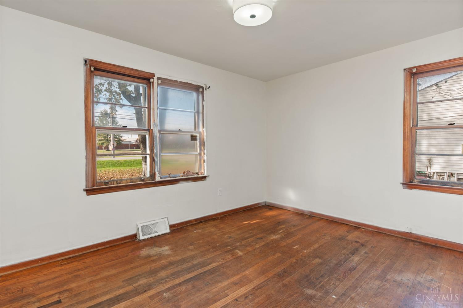 Photo 4 of Single family home for sale at 972 Mount Orab Pike, Georgetown, OH 45121 | MLS# 1898412 | Listing updated on 2026-10-29