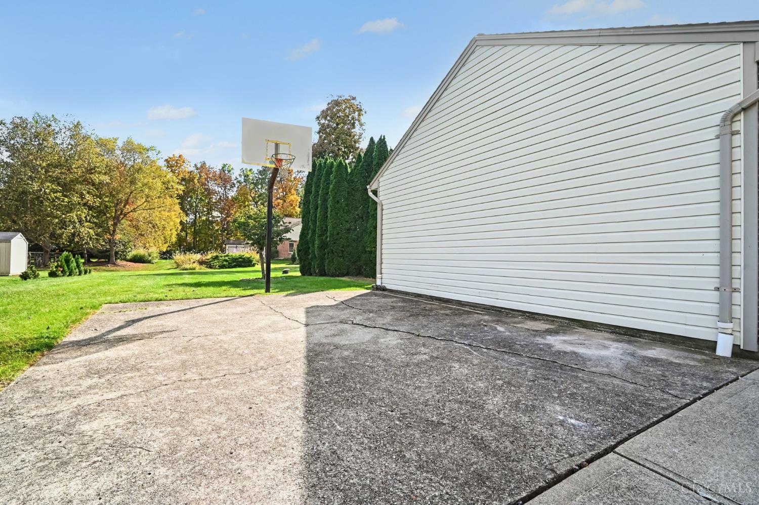 Photo 3 of Single family home for sale at 6259 Deerhaven Ln, Miami Twp, OH 45140 | MLS# 1898558 | Listing updated on 2026-10-29