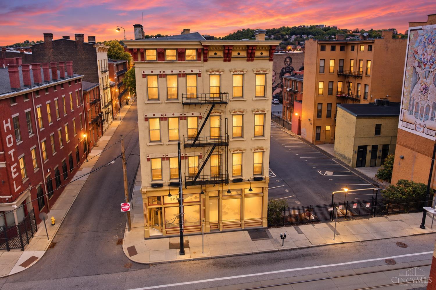 20 W Twelfth Street