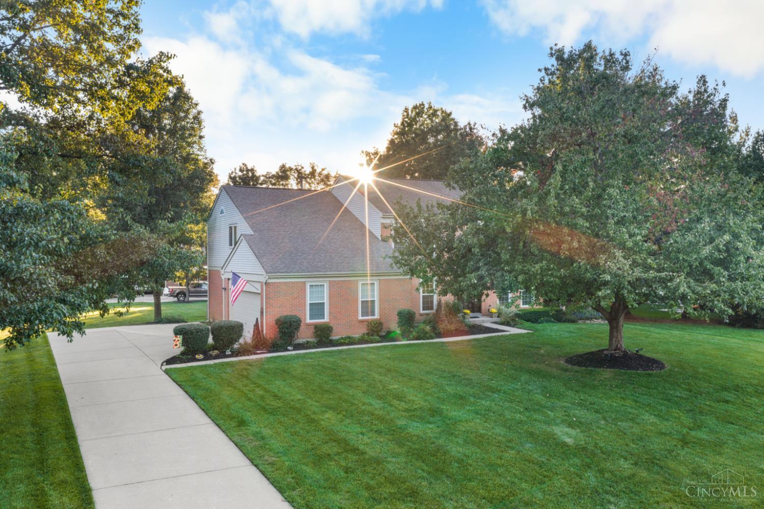 Photo 4 of Single family home for sale at 4989 Mallet Hl Dr, Milford, OH 45244 | MLS# 1898555 | Listing updated on 2026-10-28