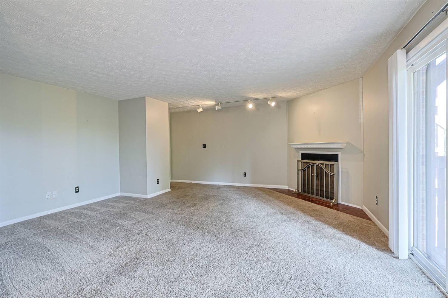 Photo 3 of Condo for sale at 9506 Woodland Hills Dr, West Chester, OH 45011 | MLS# 1898430 | Listing updated on 2026-10-29
