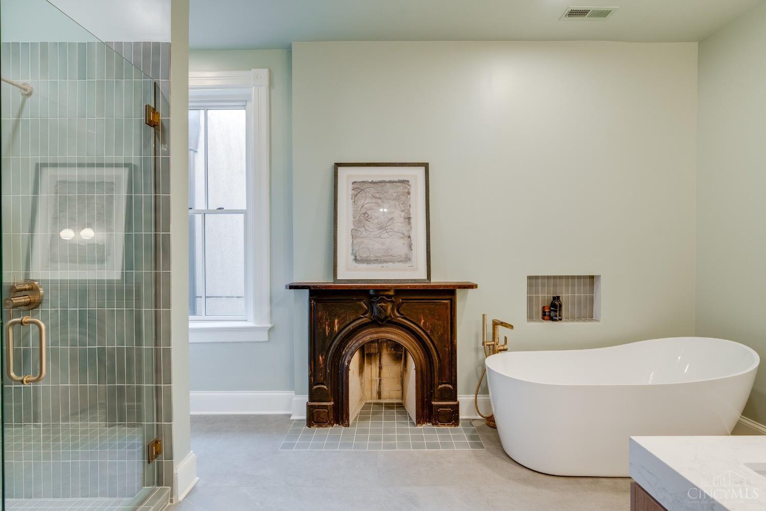 Photo 2 of Single family home for sale at 521 Milton St, Cincinnati, OH 45202 | MLS# 1897209 | Listing updated on 2026-10-29