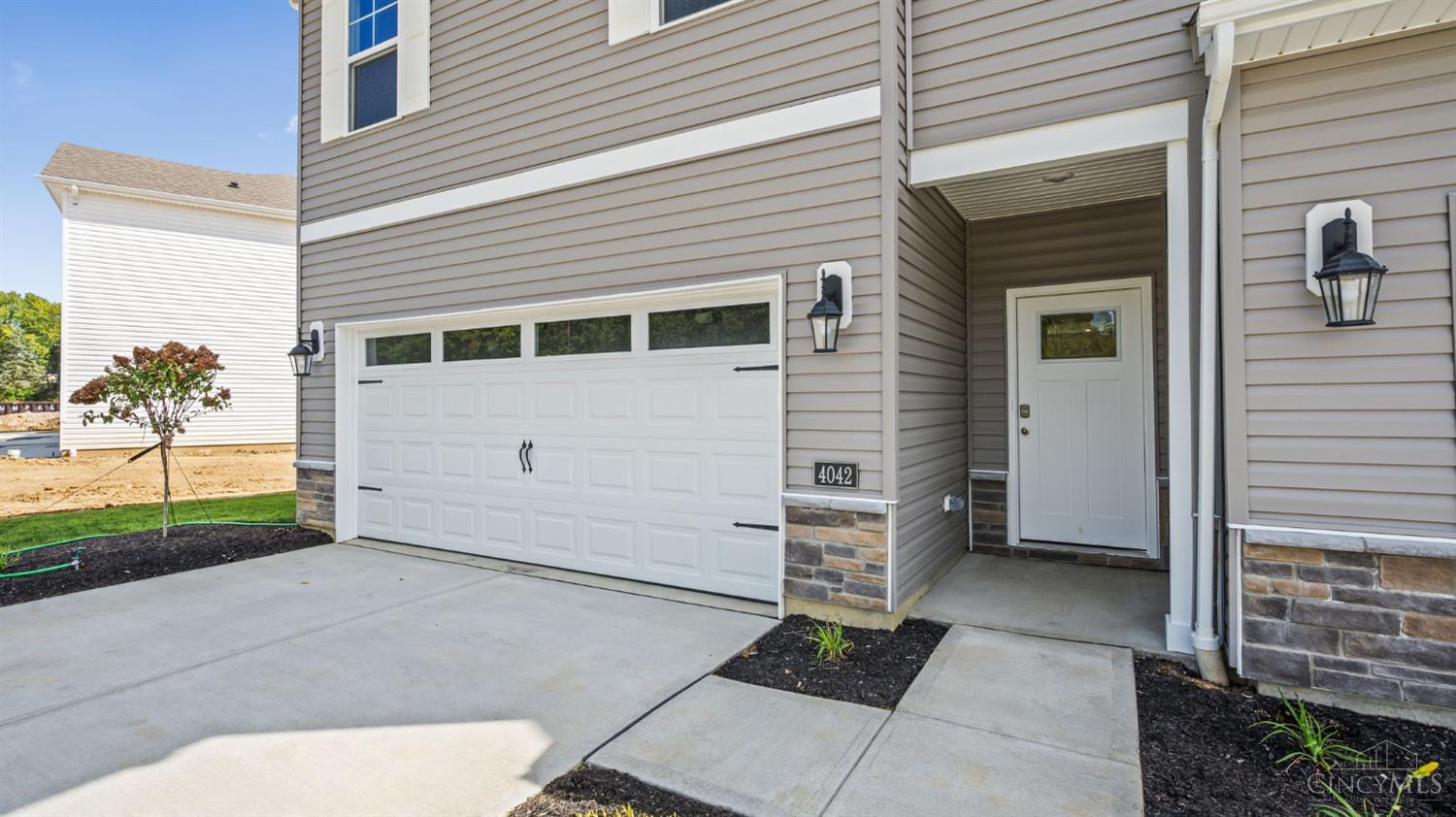 Photo 3 of Townhouse for sale at 4042 Willow Grv Dr, Loveland, OH 45140 | MLS# 1877130 | Listing updated on 2026-10-29