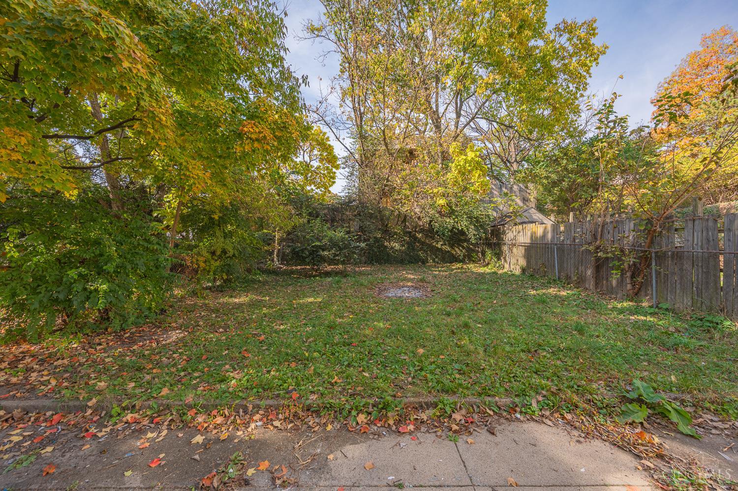 Photo 1 of Single family home for sale at 1017 Underwood Pl, Cincinnati, OH 45204 | MLS# 1898269 | Listing updated on 2026-10-29