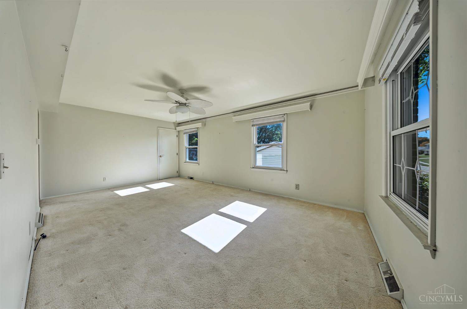Photo 3 of Single family home for sale at 1076 Hickok Ln, Delhi Twp, OH 45238 | MLS# 1898739 | Listing updated on 2026-10-30