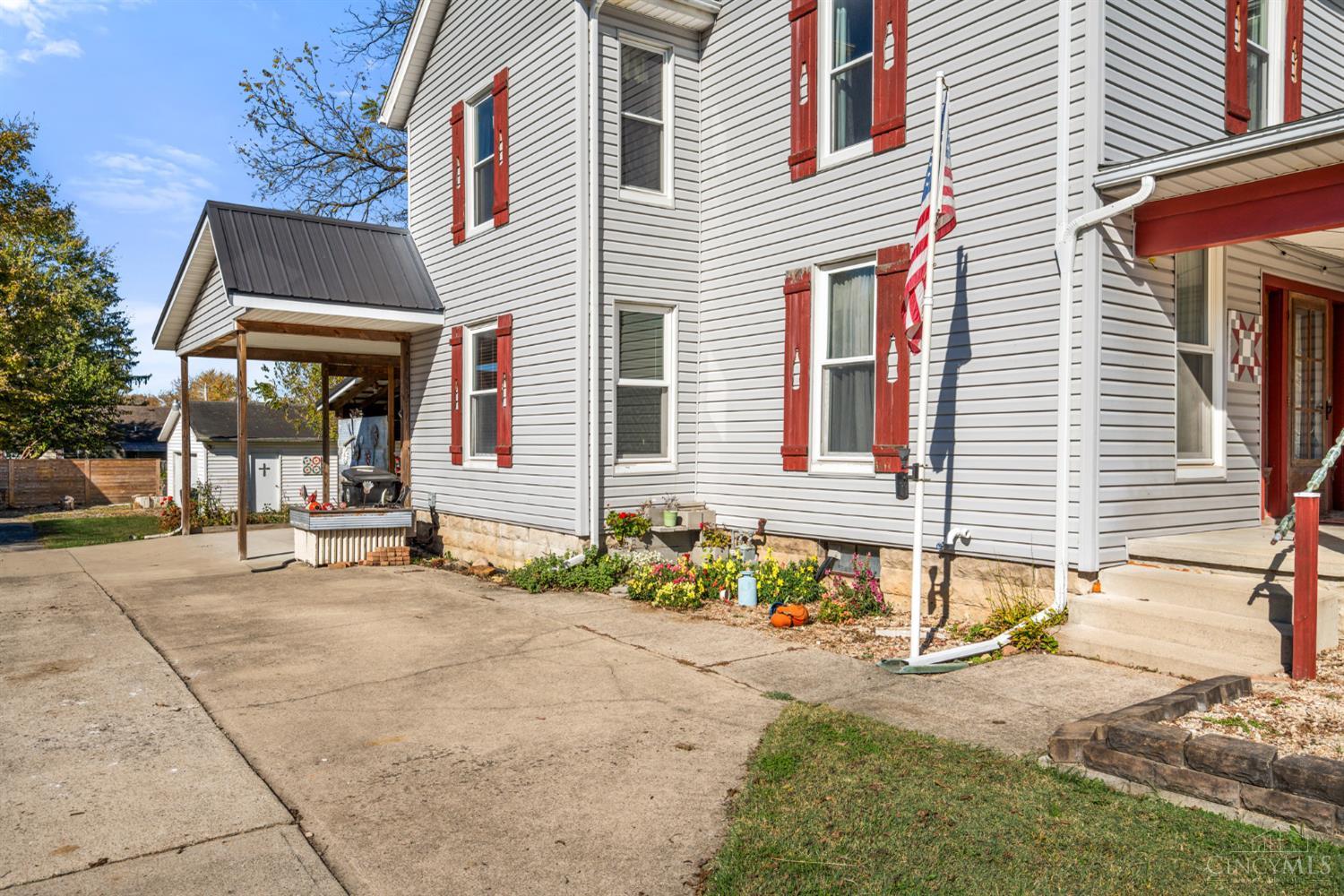 Photo 4 of Single family home for sale at 323 N Spring, Wilmington, OH 45177 | MLS# 1898688 | Listing updated on 2026-10-29