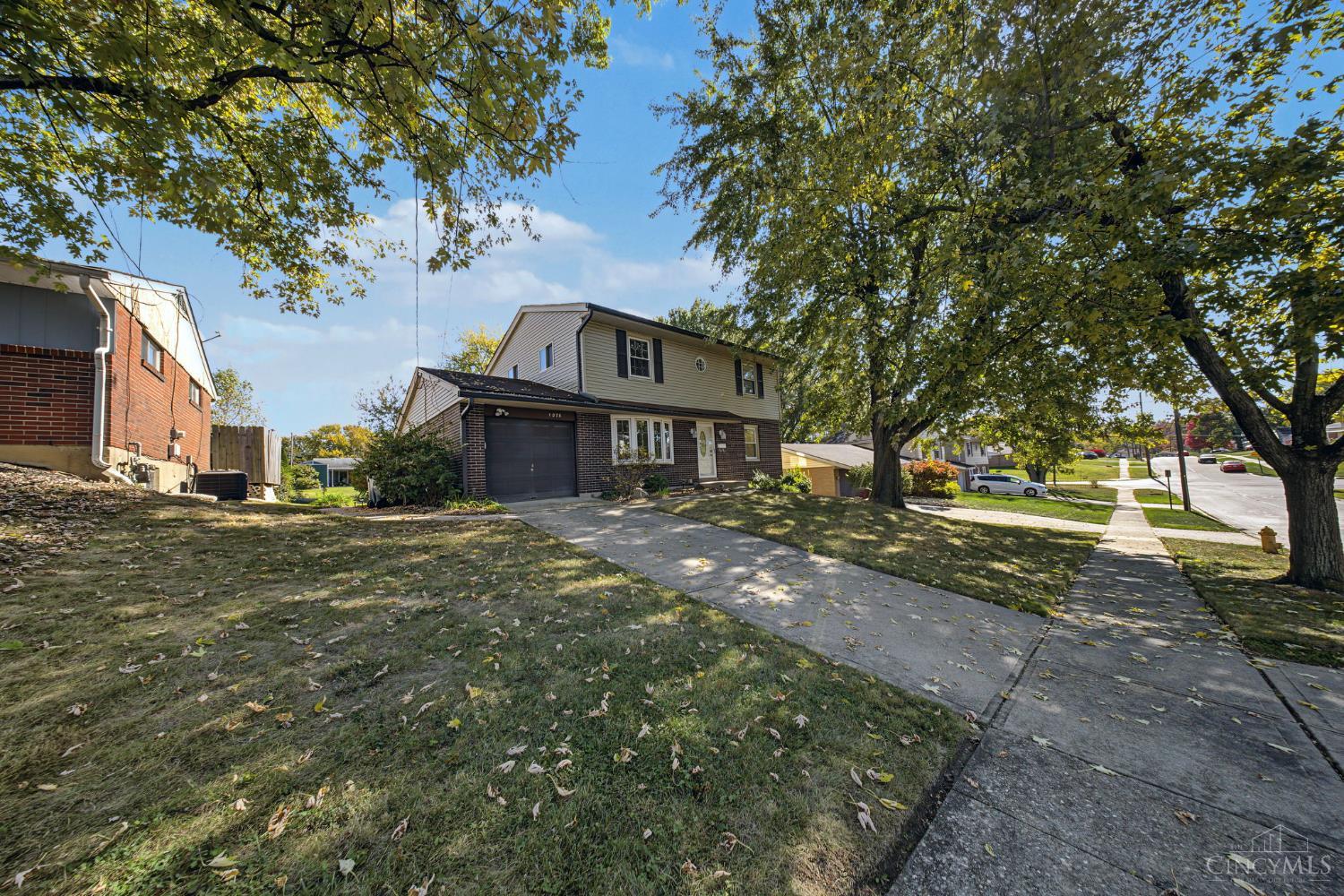 Photo 2 of Single family home for sale at 1076 Hickok Ln, Delhi Twp, OH 45238 | MLS# 1898739 | Listing updated on 2026-10-30