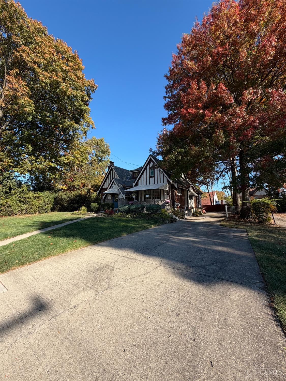 Photo 2 of Single family home for sale at 4666 Glenway Ave, Cincinnati, OH 45238 | MLS# 1898800 | Listing updated on 2026-10-29