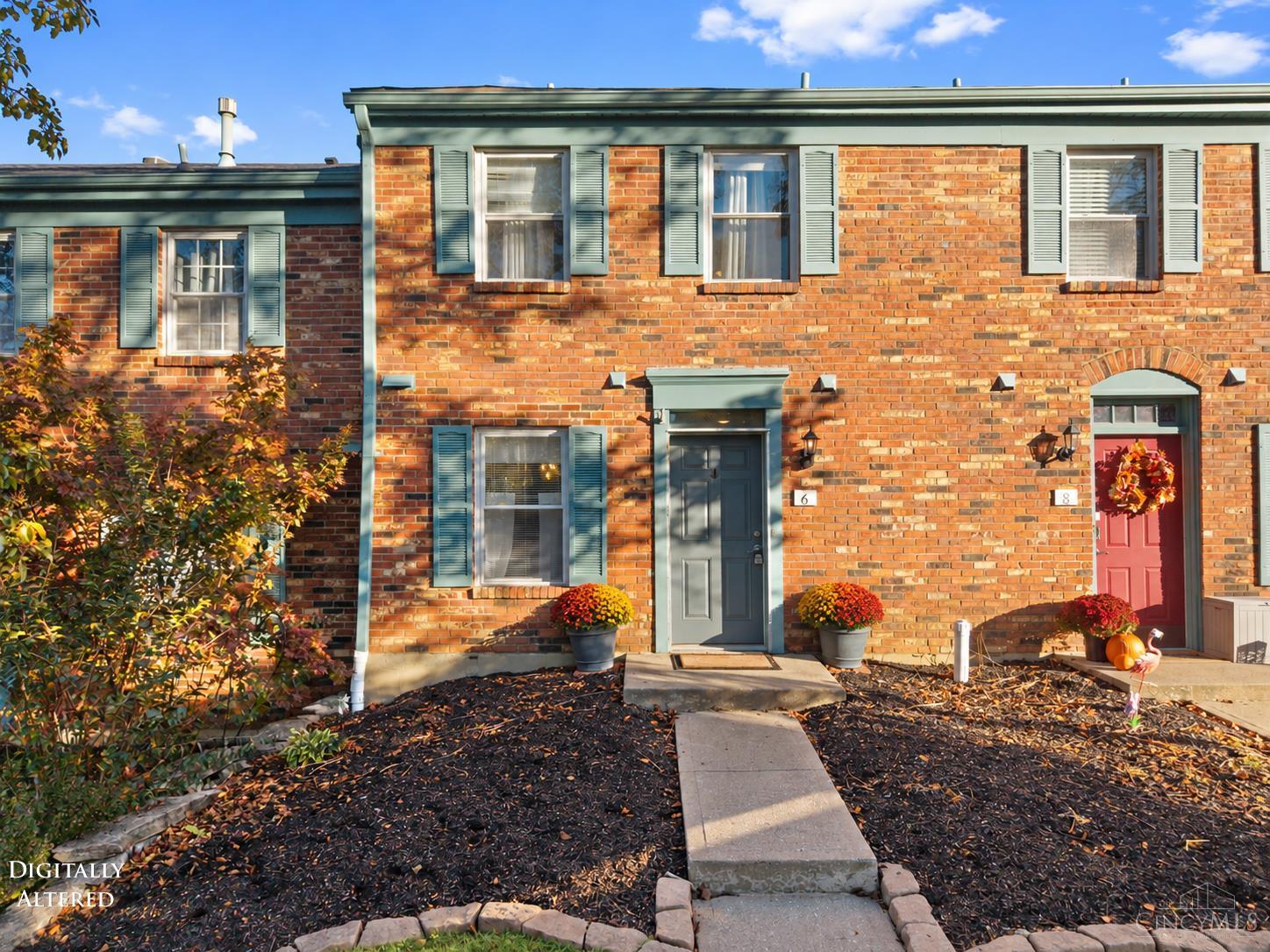 Townhouse for sale at 6 Queens Crk, Union Twp, OH 45103 | MLS# 1898776