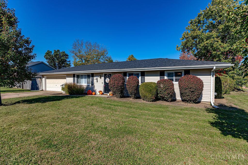 Photo 2 of Single family home for sale at 306 Oak Ave, Trenton, OH 45067 | MLS# 1898100 | Listing updated on 2026-10-30