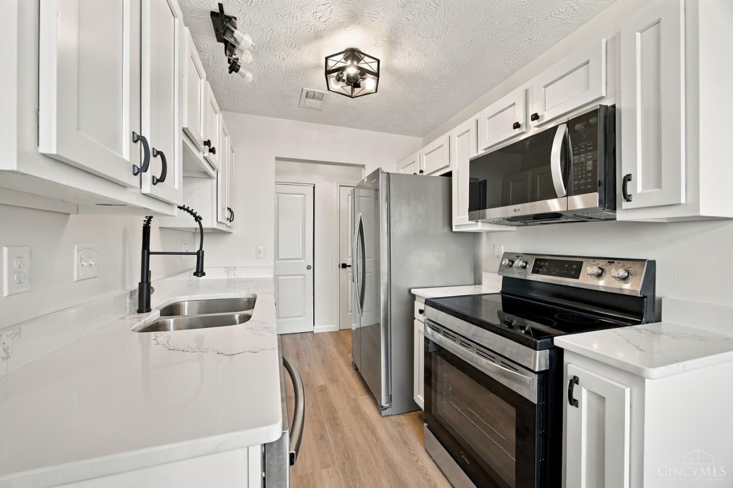 Photo 4 of Condo for sale at 3227 Roesch Blvd #E, Fairfield, OH 45014 | MLS# 1898781 | Listing updated on 2026-10-30