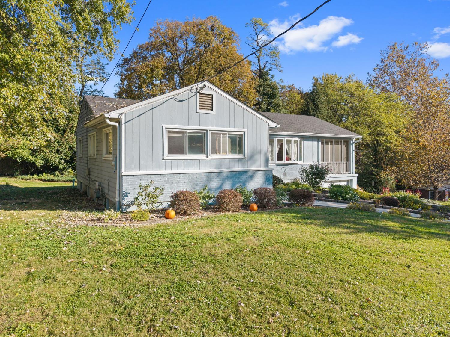 Photo 4 of Single family home for sale at 570 Wellesley Ave, Springfield Twp., OH 45224 | MLS# 1898751 | Listing updated on 2026-10-29