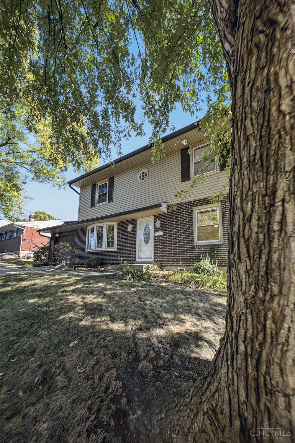 Photo 1 of Single family home for sale at 1076 Hickok Ln, Delhi Twp, OH 45238 | MLS# 1898739 | Listing updated on 2026-10-30