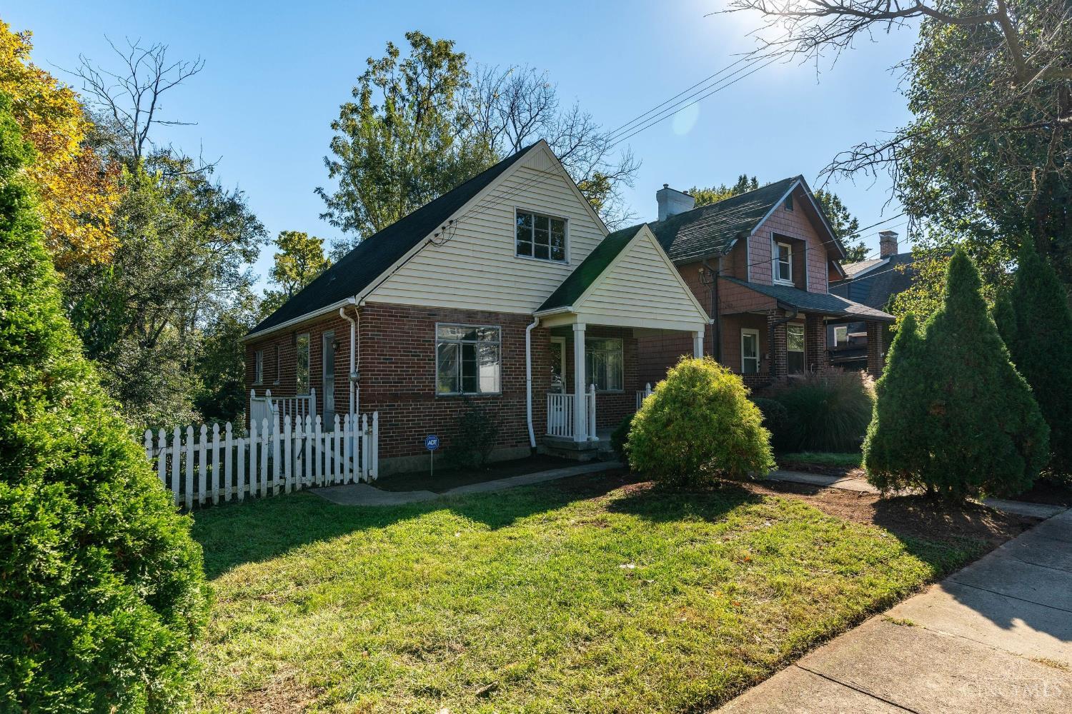 Photo 3 of Single family home for sale at 3862 Mt Vernon Ave, Cincinnati, OH 45209 | MLS# 1898719 | Listing updated on 2026-10-29