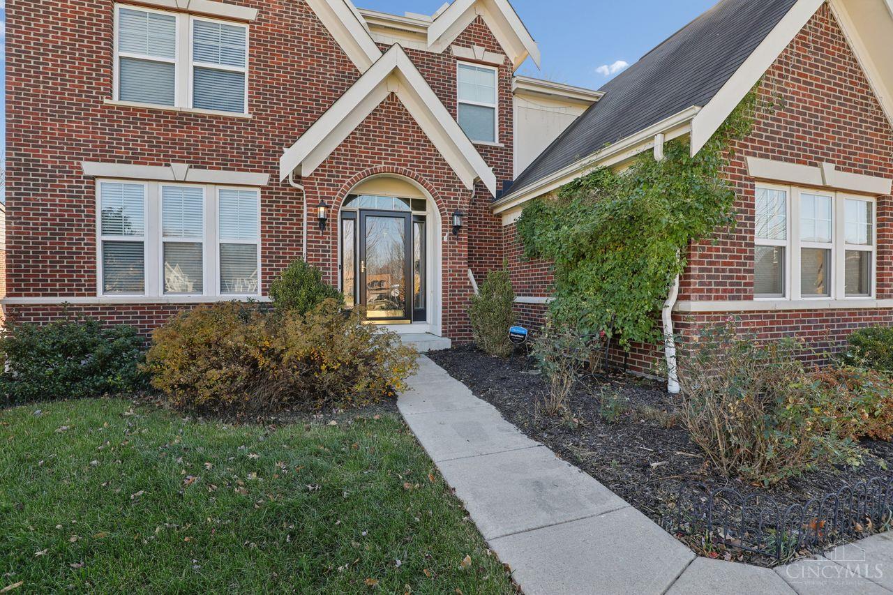 Photo 2 of Single family home for sale at 1295 Autumnview Dr, Batavia, OH 45103 | MLS# 1898826 | Listing updated on 2026-10-30