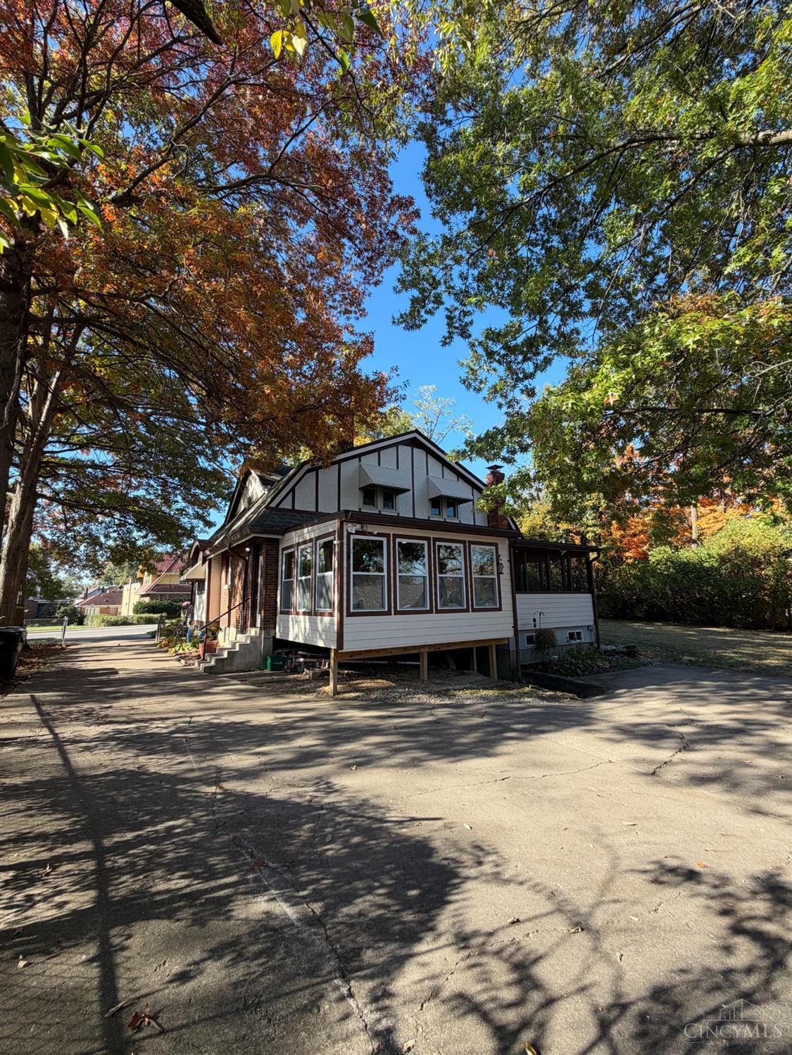 Photo 4 of Single family home for sale at 4666 Glenway Ave, Cincinnati, OH 45238 | MLS# 1898800 | Listing updated on 2026-10-29