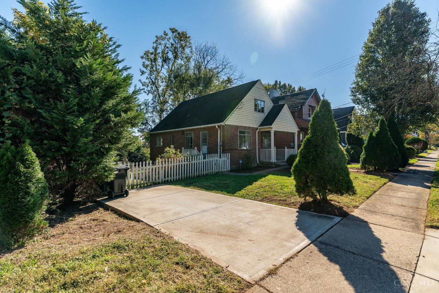 Photo 2 of Single family home for sale at 3862 Mt Vernon Ave, Cincinnati, OH 45209 | MLS# 1898719 | Listing updated on 2026-10-29