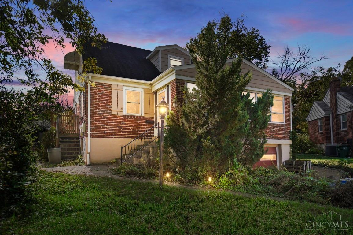 Photo 1 of Single family home for sale at 320 Grove Ct, Wyoming, OH 45215 | MLS# 1898492 | Listing updated on 2026-10-29