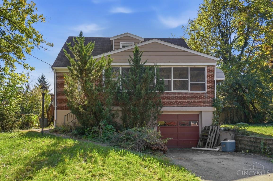 Photo 1 of Single family home for sale at 320 Grove Ct, Wyoming, OH 45215 | MLS# 1898492 | Listing updated on 2026-10-29