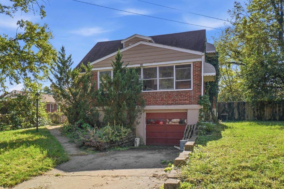 Photo 2 of Single family home for sale at 320 Grove Ct, Wyoming, OH 45215 | MLS# 1898492 | Listing updated on 2026-10-29