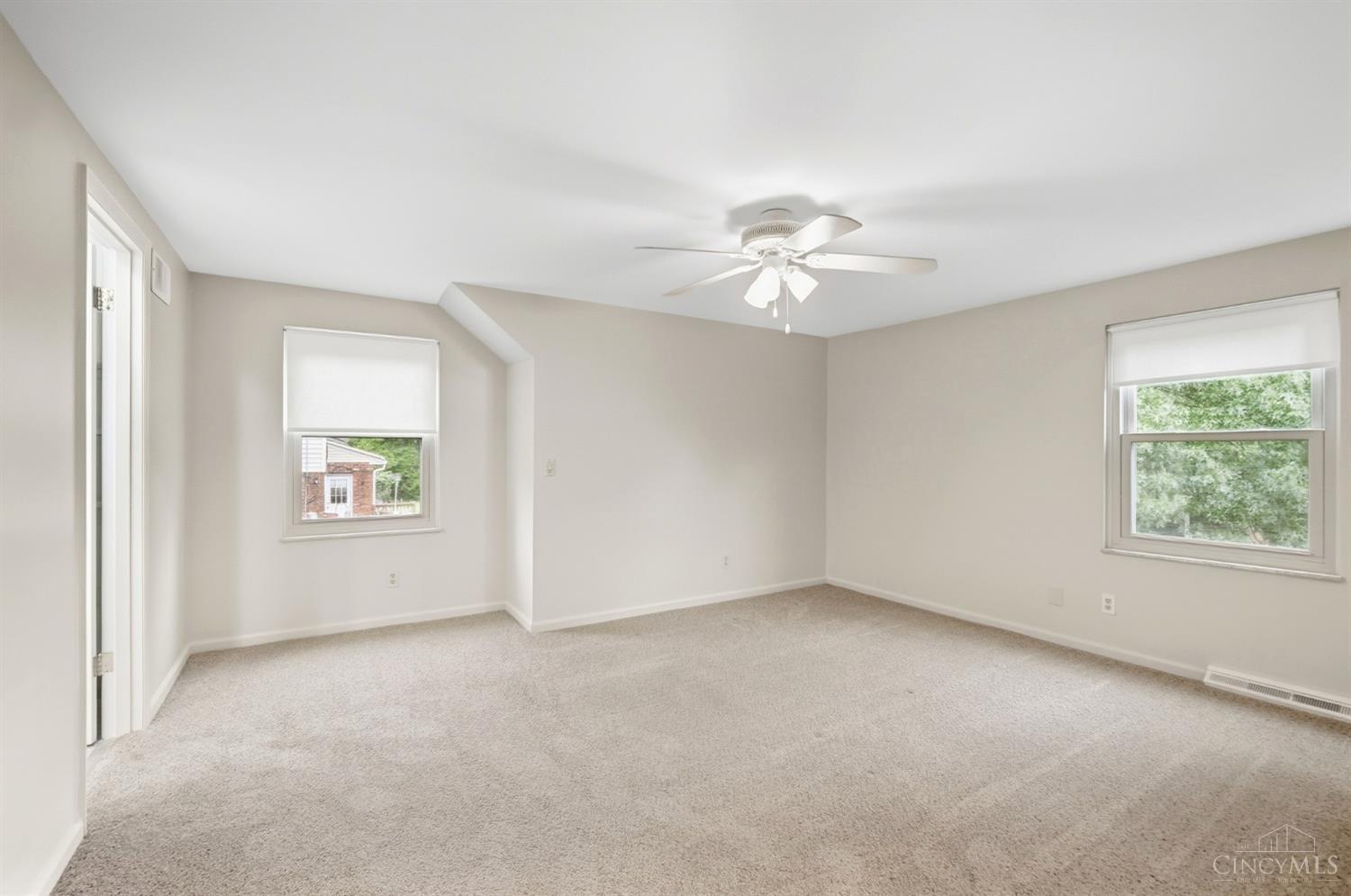 Photo 4 of Single family home for sale at 975 Timber Trl, Springfield Twp., OH 45224 | MLS# 1896680 | Listing updated on 2026-10-30