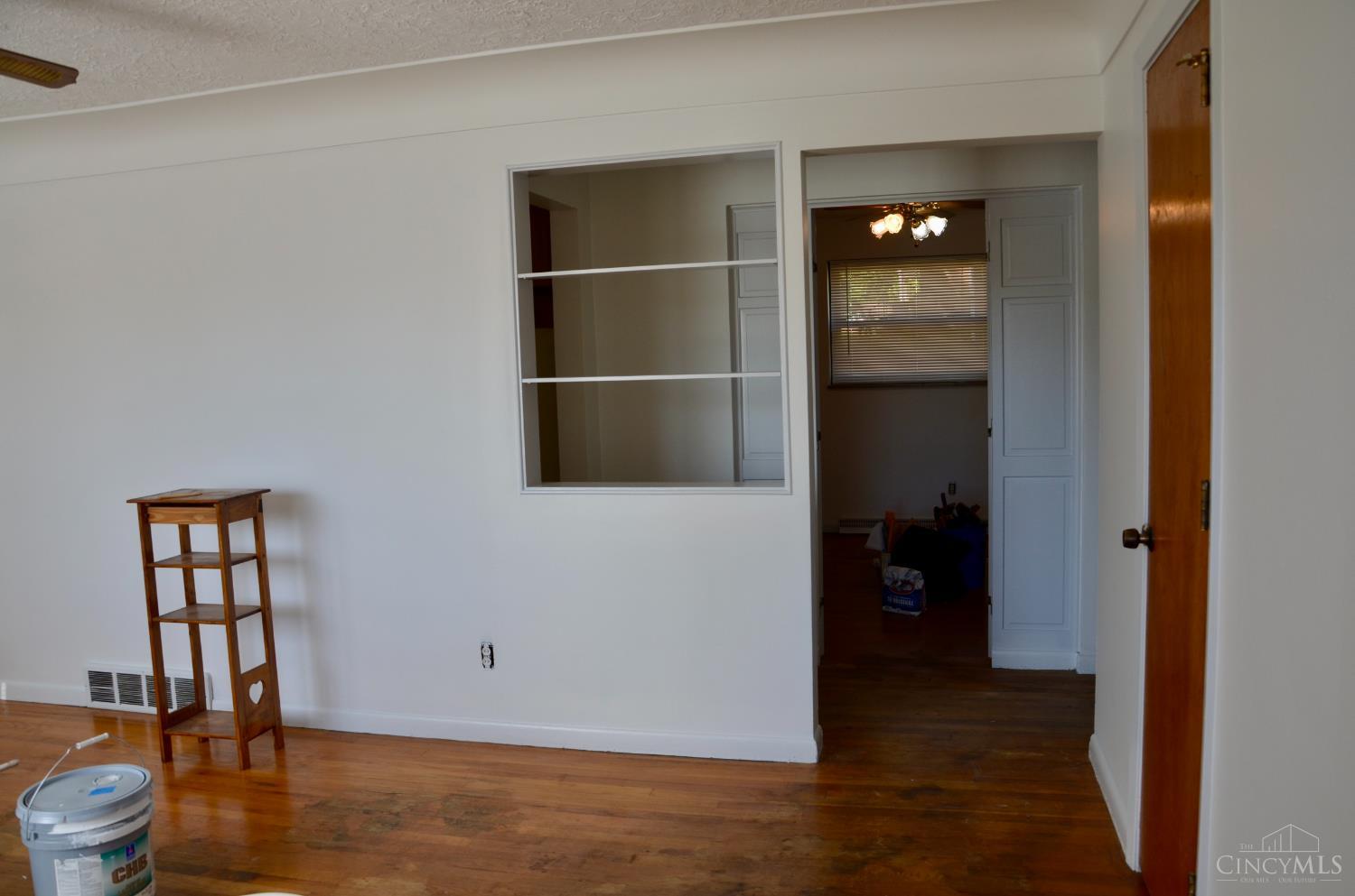 Photo 4 of Single family home for sale at 583 Morrvue Dr, Delhi Twp, OH 45238 | MLS# 1897125 | Listing updated on 2026-10-30
