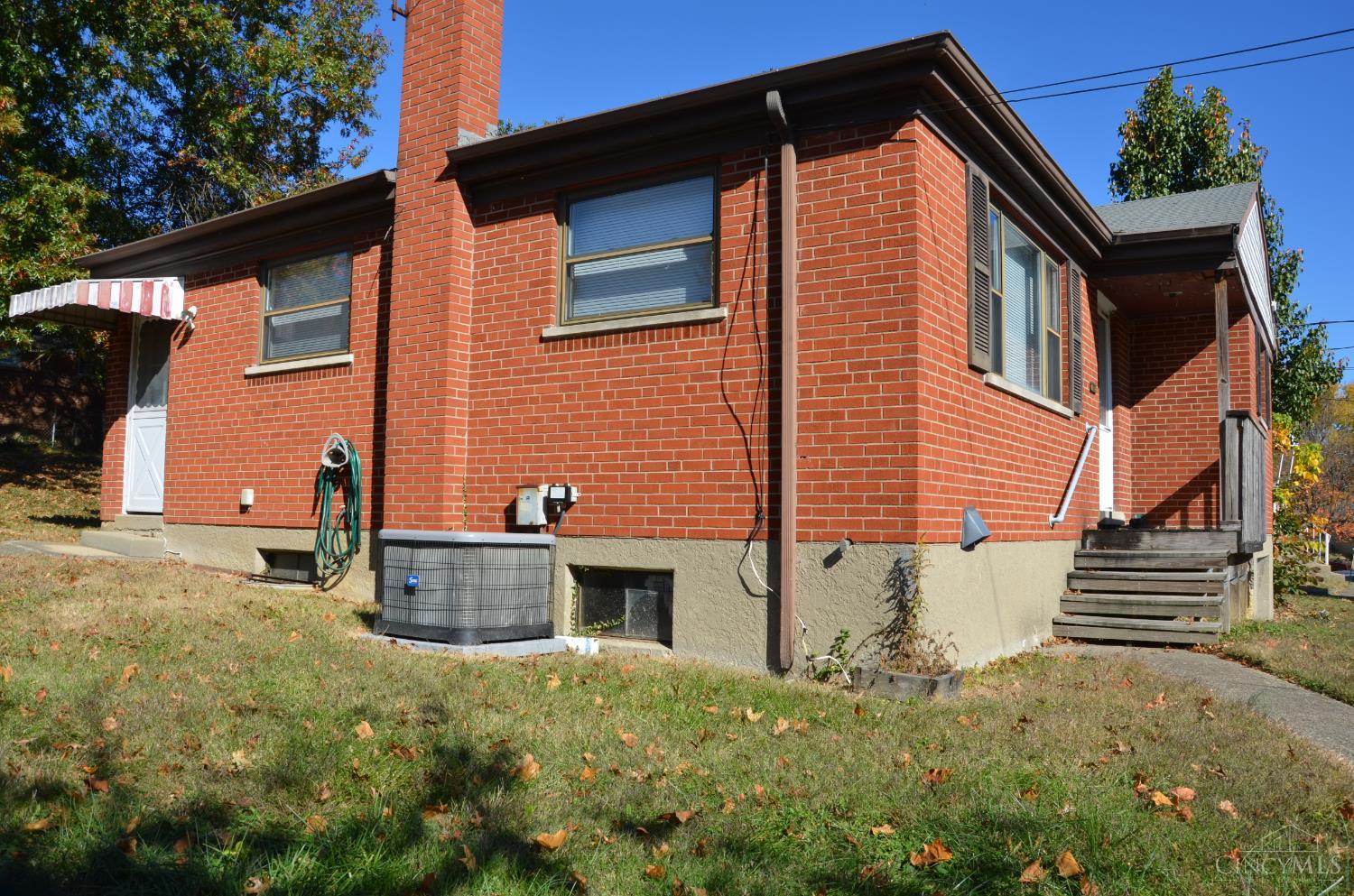 Photo 2 of Single family home for sale at 583 Morrvue Dr, Delhi Twp, OH 45238 | MLS# 1897125 | Listing updated on 2026-10-30