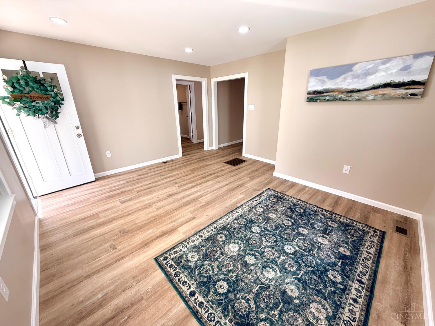 Photo 3 of Single family home for sale at 447 Valley View Dr, South Lebanon, OH 45065 | MLS# 1898904 | Listing updated on 2026-10-31