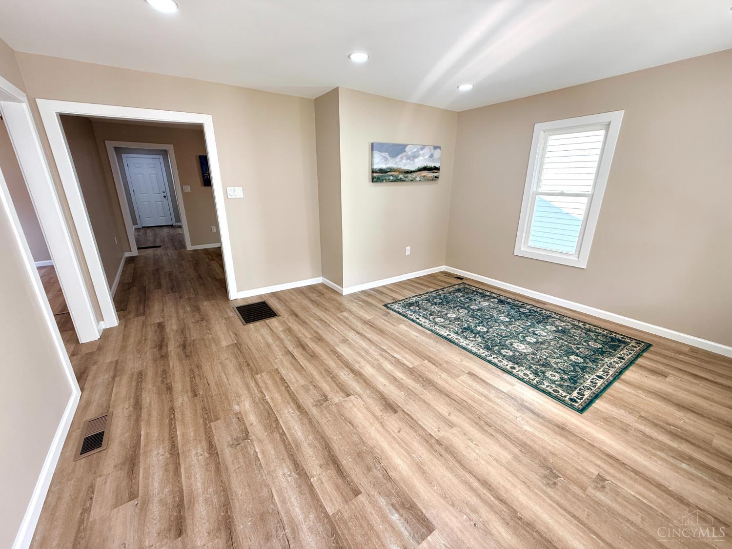 Photo 4 of Single family home for sale at 447 Valley View Dr, South Lebanon, OH 45065 | MLS# 1898904 | Listing updated on 2026-10-31