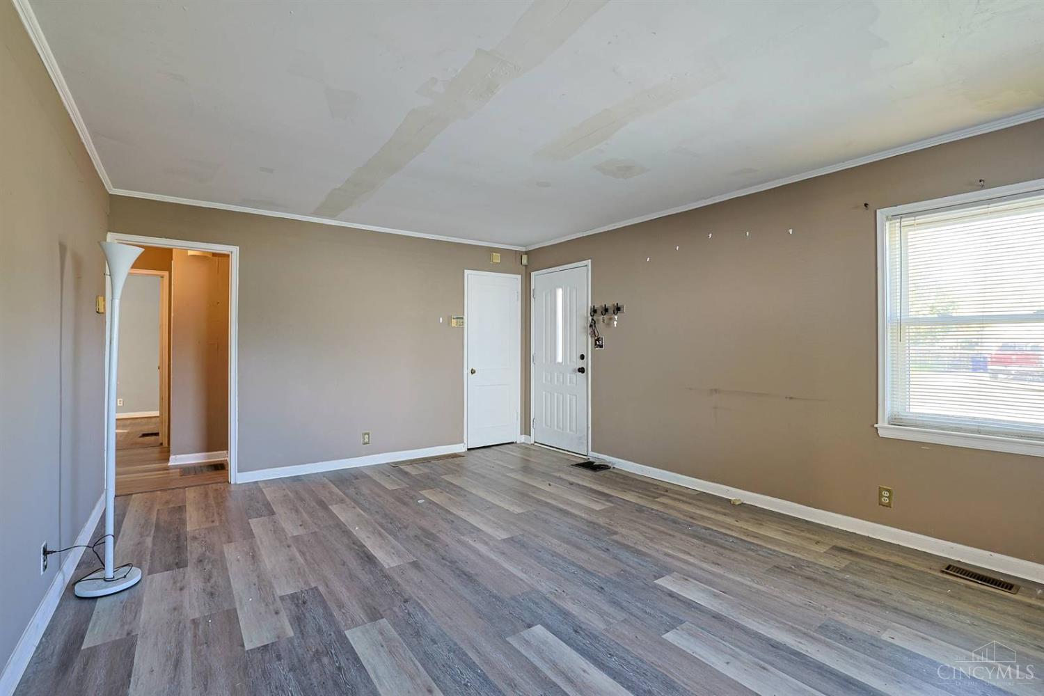 Photo 4 of Single family home for sale at 1533 Colony Ter, Hamilton, OH 45013 | MLS# 1898908 | Listing updated on 2026-10-30
