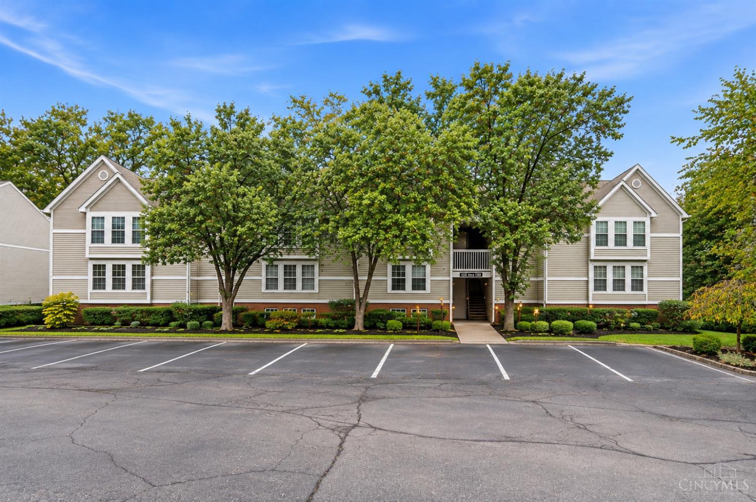 Listing Photo 1 - Condo for sale in building located at 130 High Ridge Ct, Fairfield, OH 45014 - Unit #