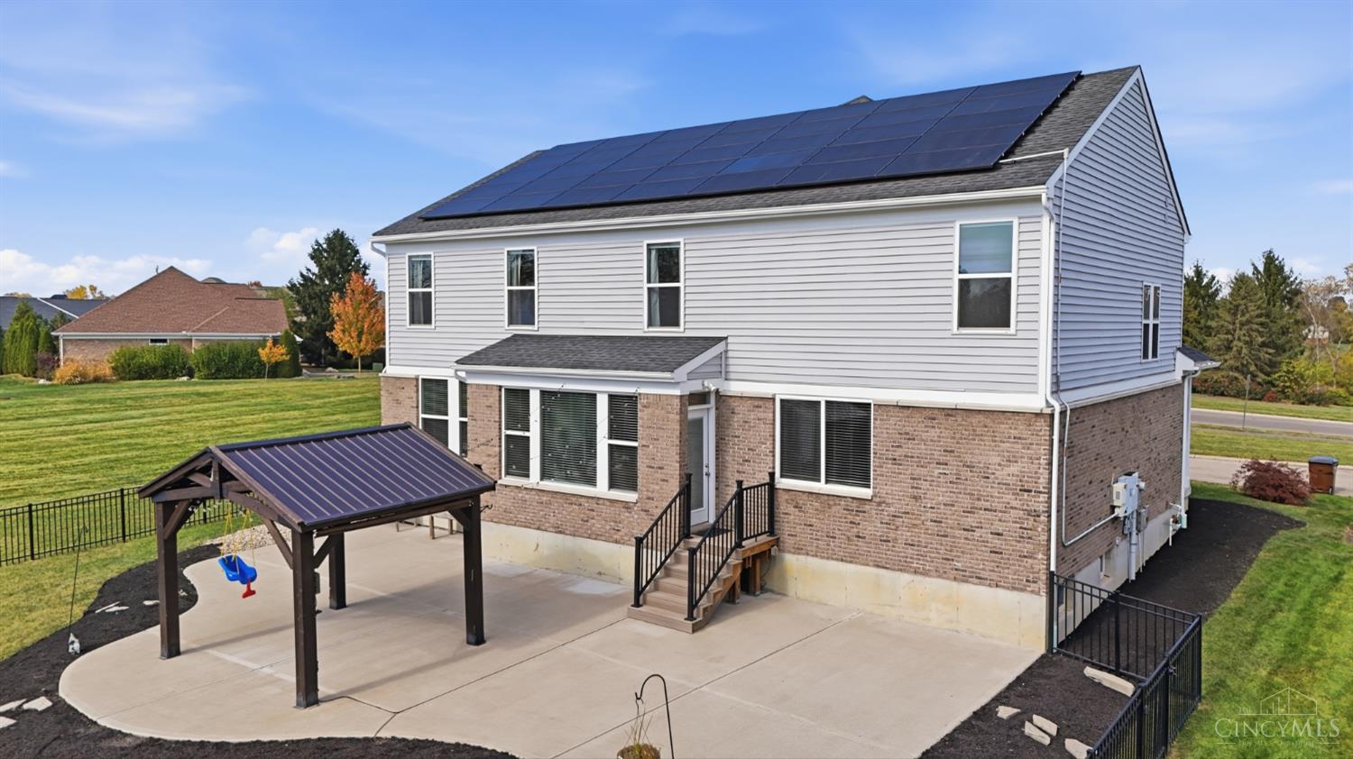 Photo 2 of Single family home for sale at 485 Springs Blvd, Springboro, OH 45066 | MLS# 1898603 | Listing updated on 2026-10-30