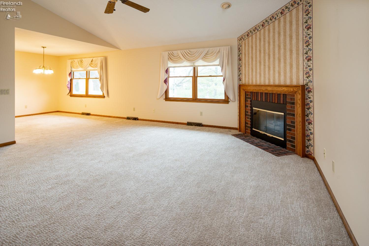 104 Canterbury Dr.