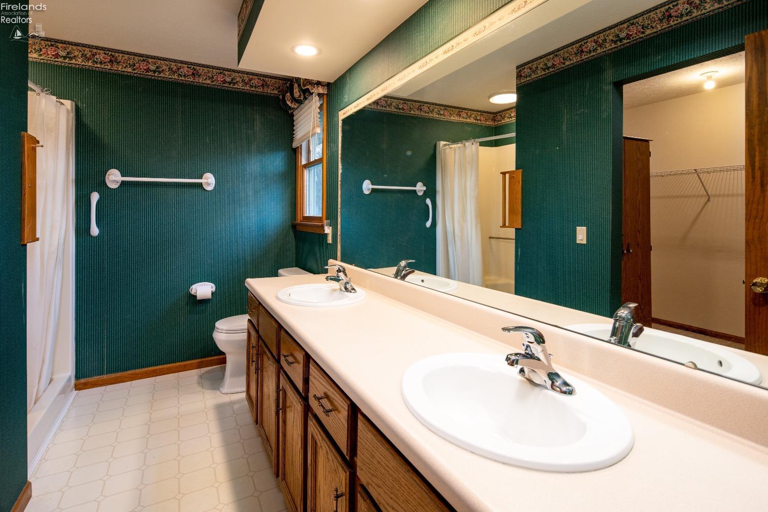 104 Canterbury Dr.