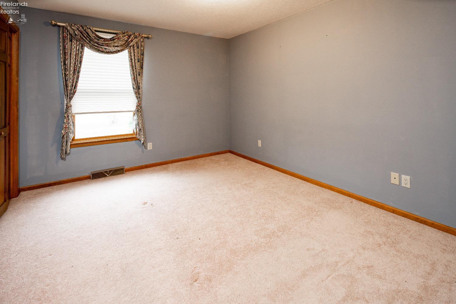 104 Canterbury Dr.