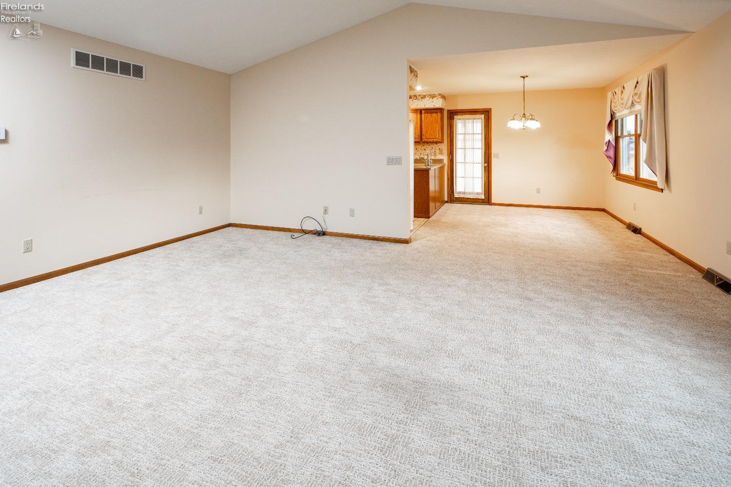 104 Canterbury Dr.