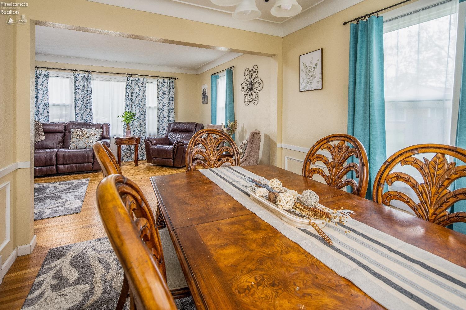 5835 Meadowvale Drive