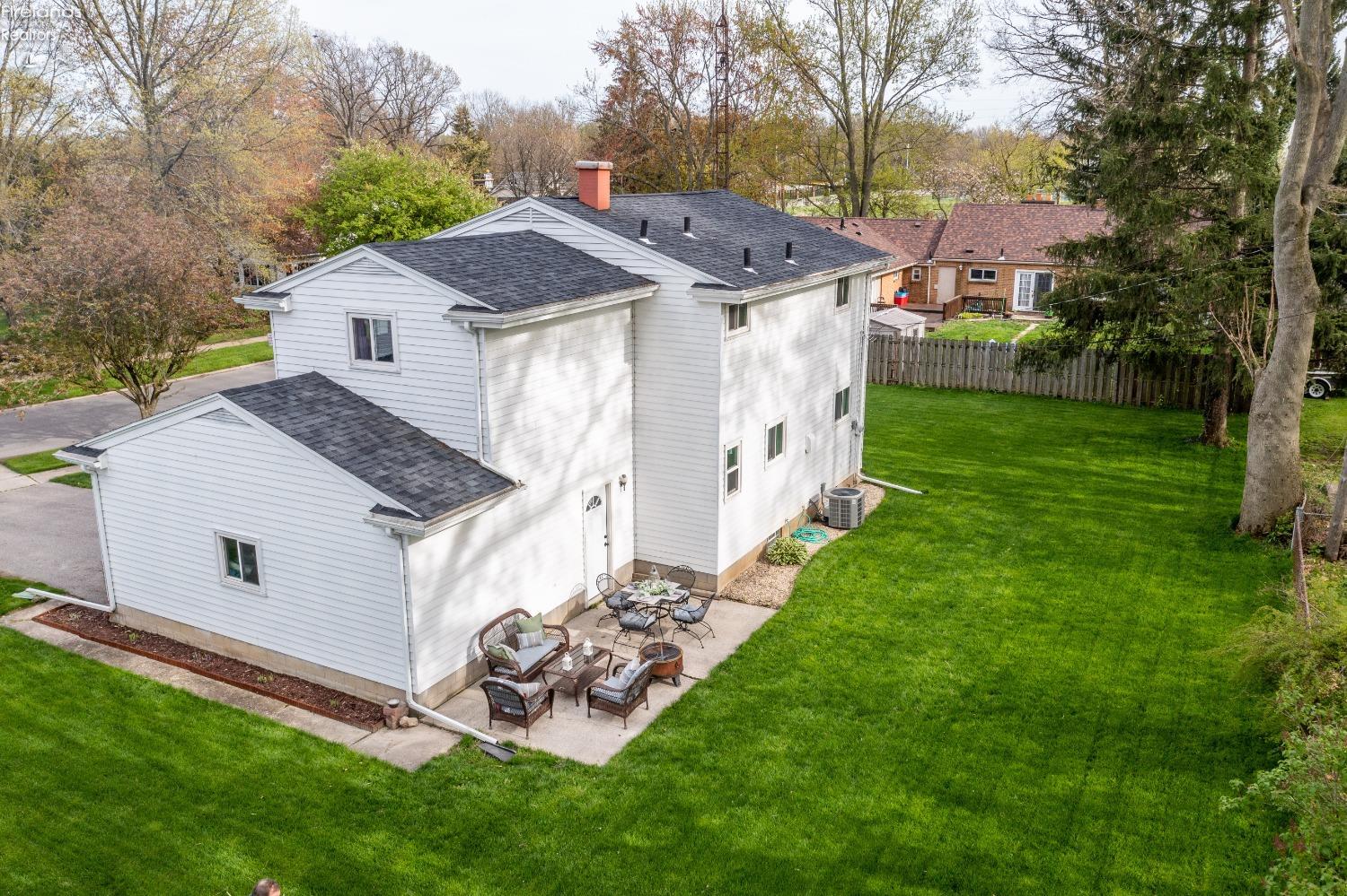 5835 Meadowvale Drive