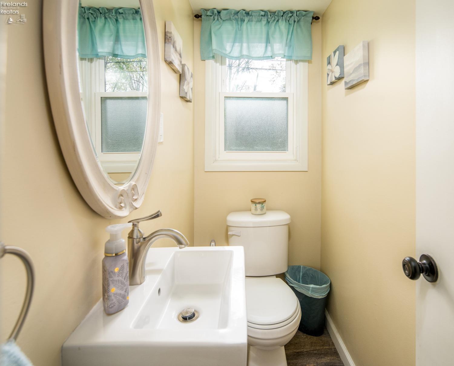 5835 Meadowvale Drive