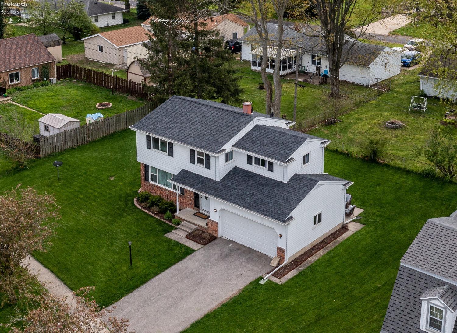 5835 Meadowvale Drive