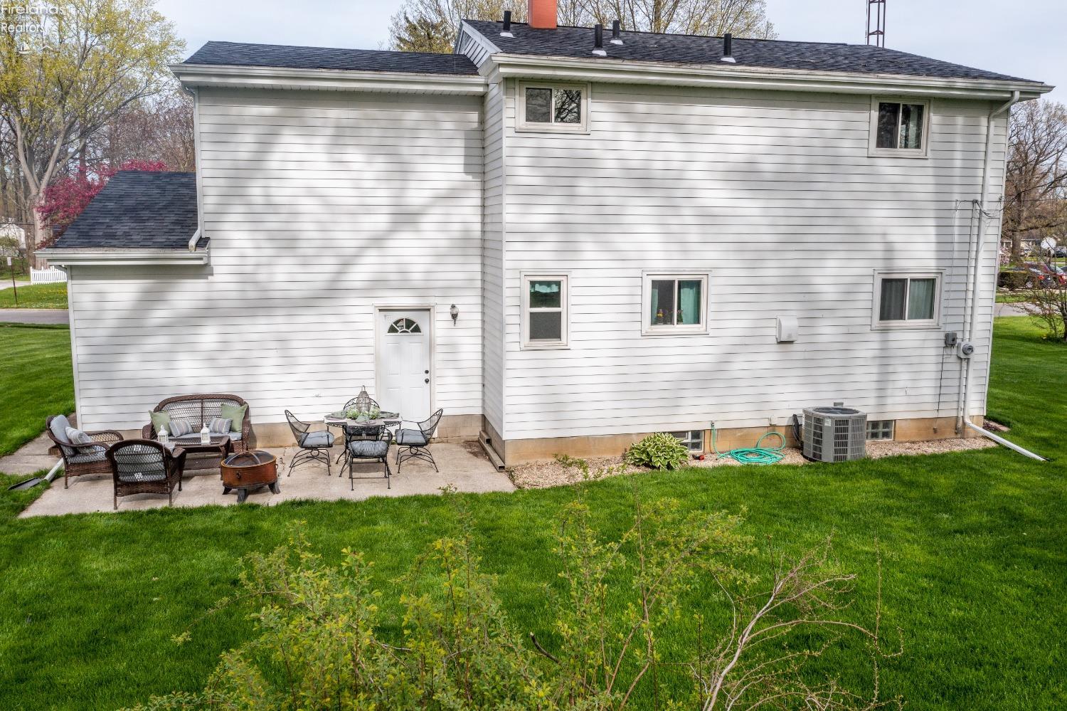 5835 Meadowvale Drive