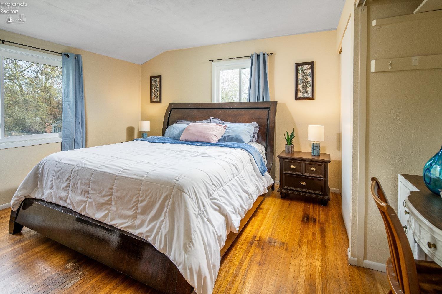 5835 Meadowvale Drive