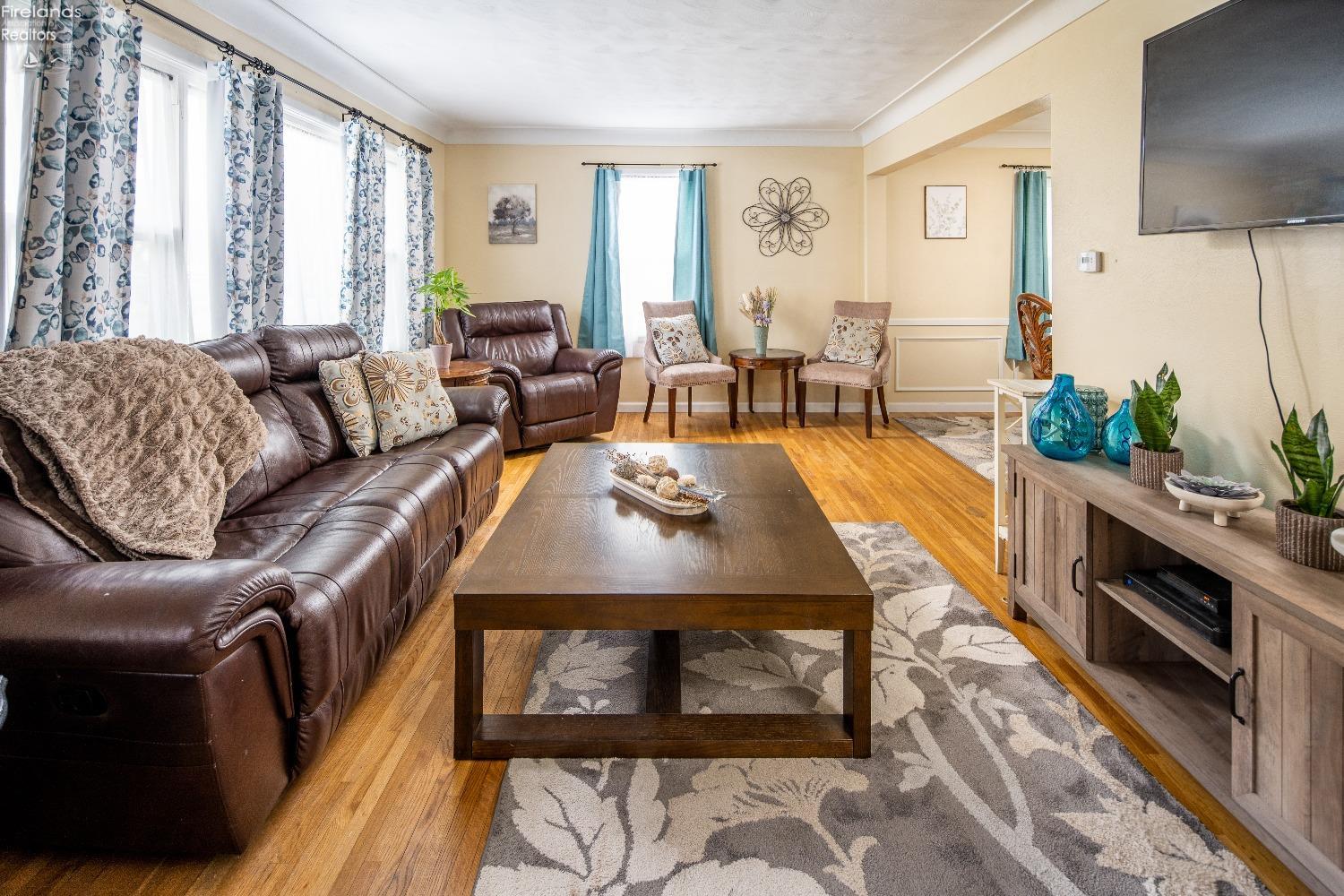 5835 Meadowvale Drive