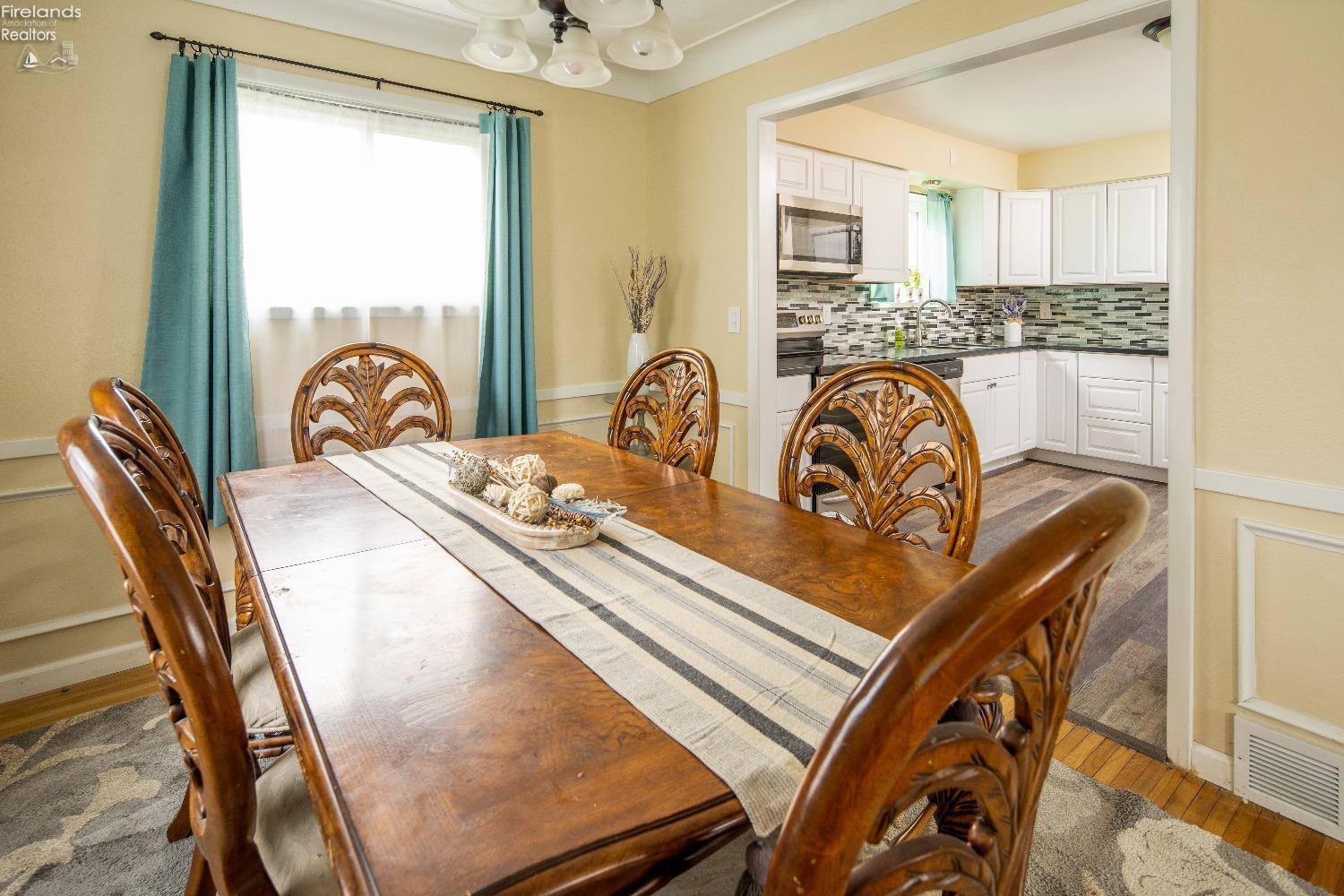 5835 Meadowvale Drive