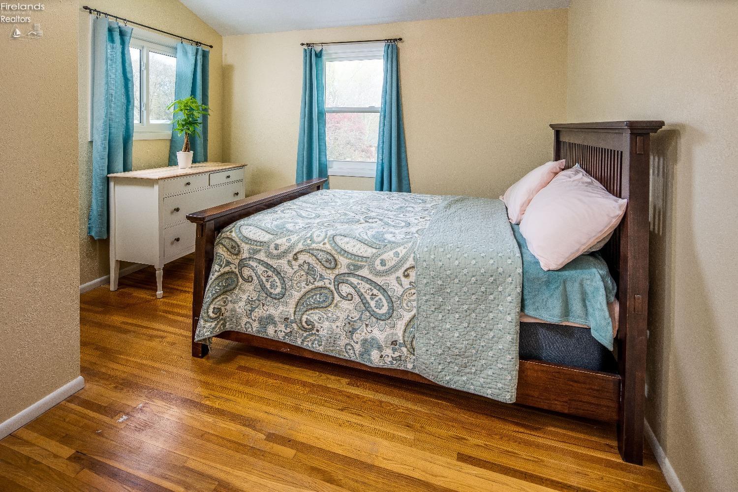 5835 Meadowvale Drive