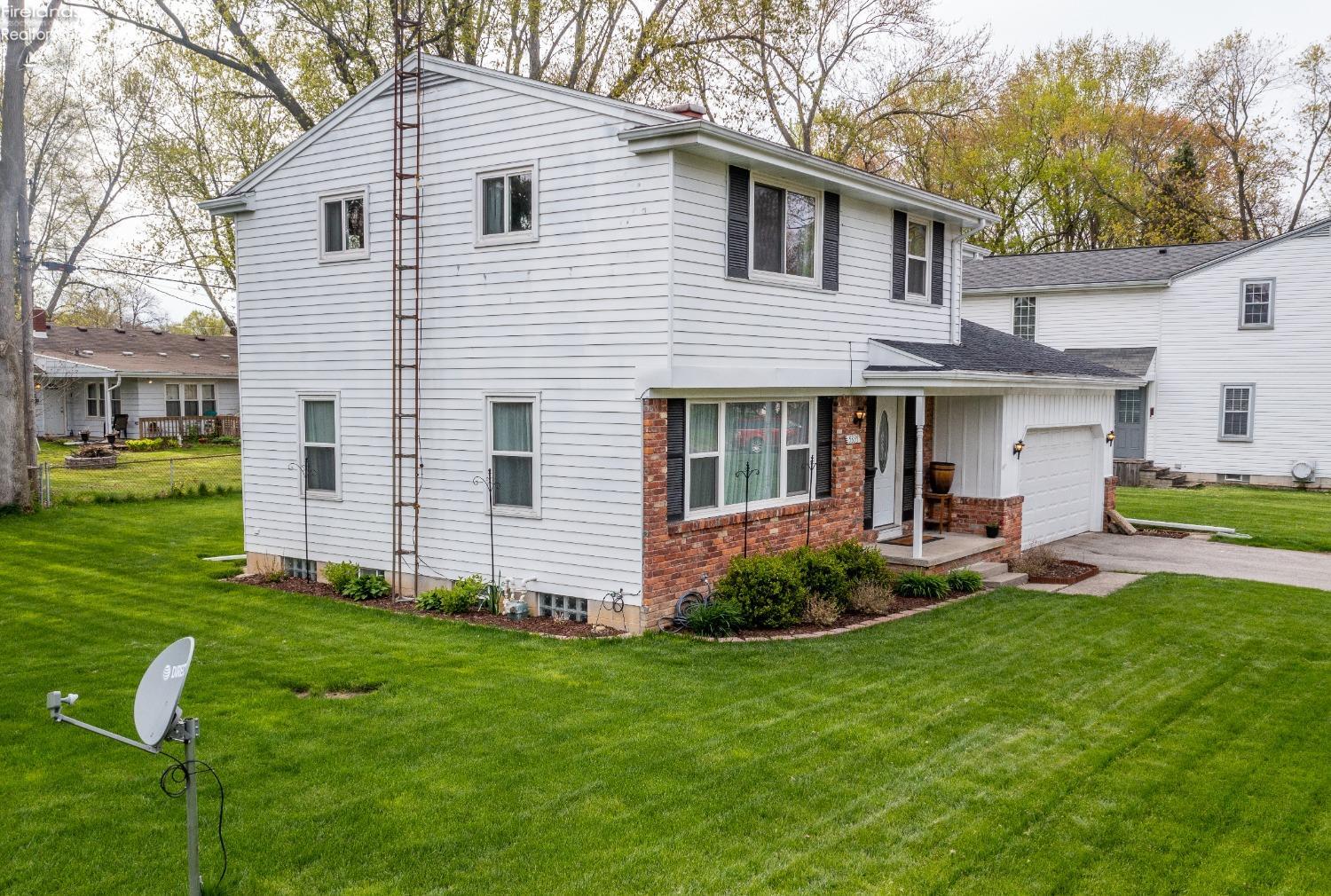 5835 Meadowvale Drive