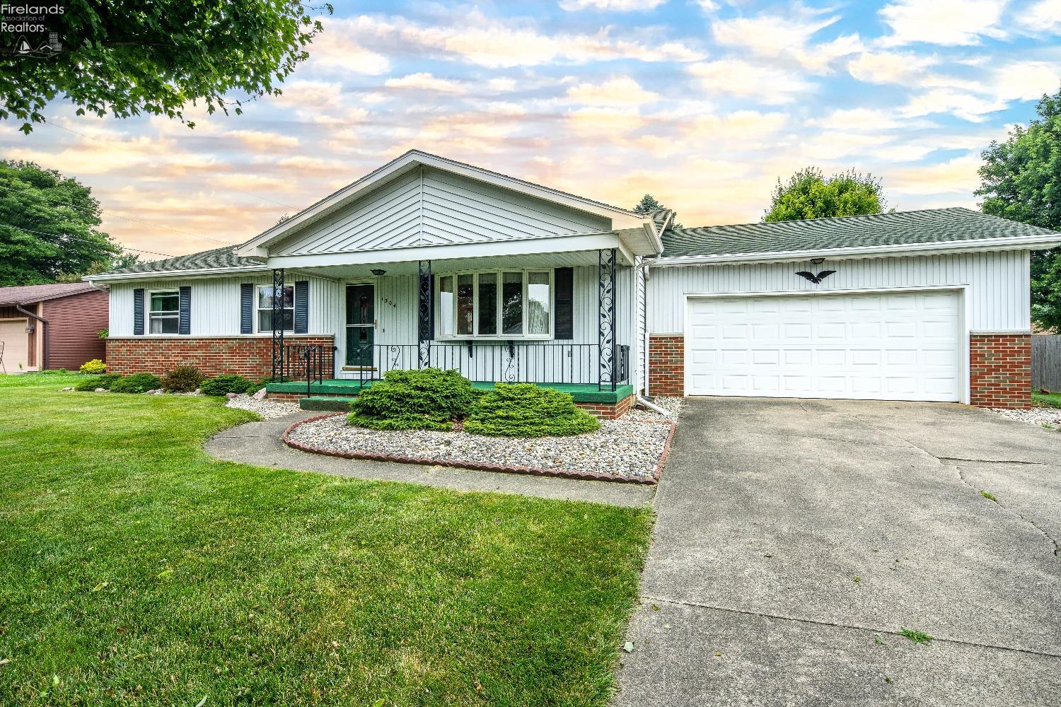 1504 W Arrowhead Drive
