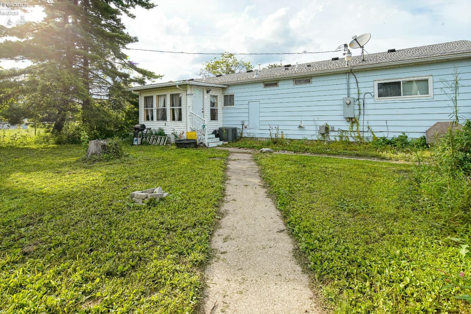 23270 W Edgefield Road