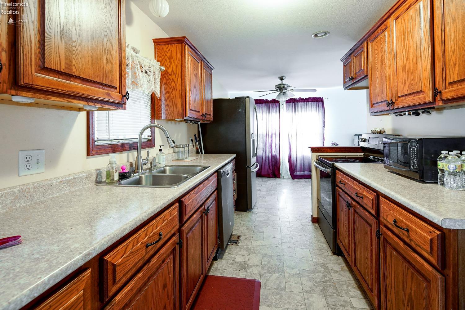 23270 W Edgefield Road