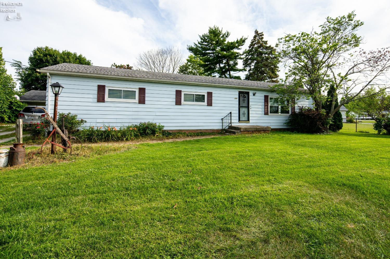 23270 W Edgefield Road